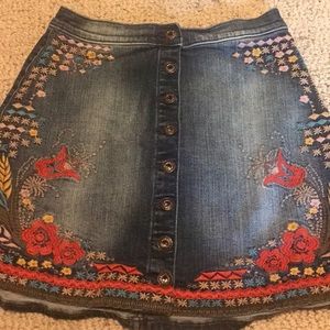 Sneak Peak jean skirt sz medium